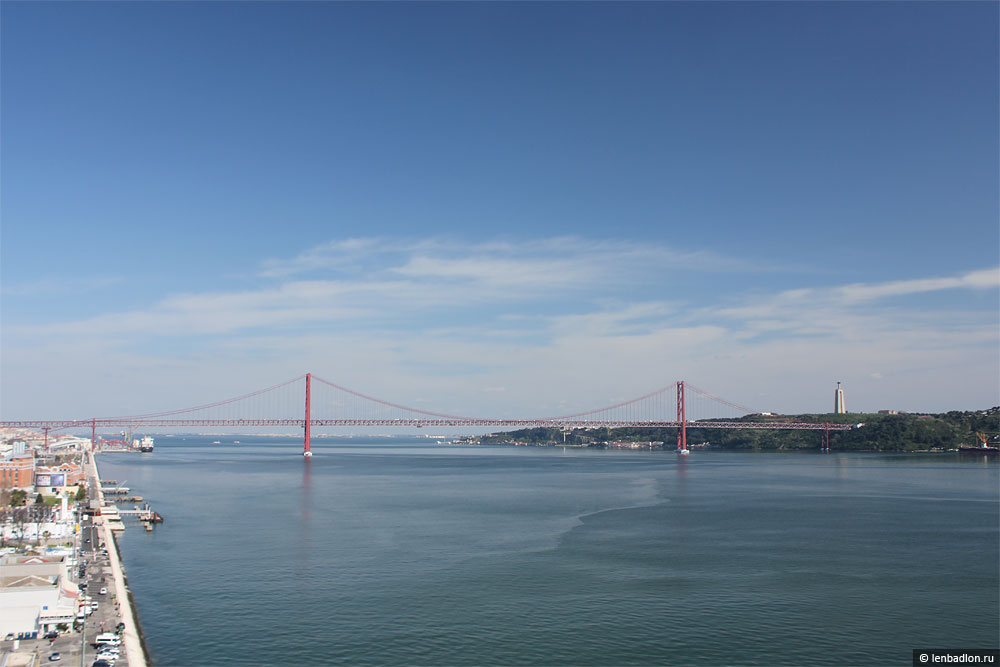 Мост имени 25 апреля в Лиссабоне