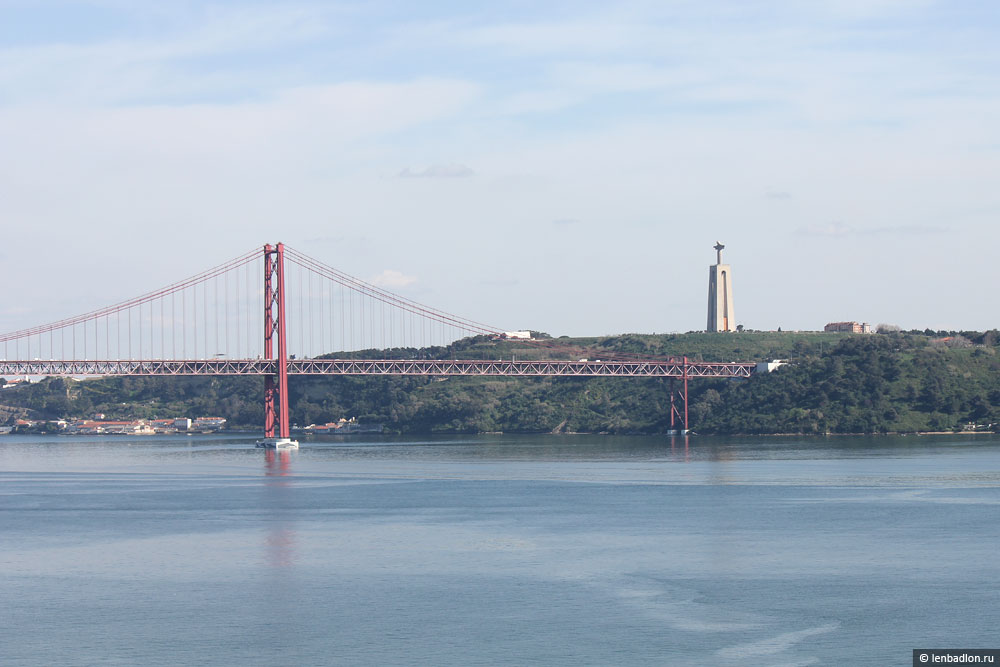 Мост имени 25 апреля в Лиссабоне