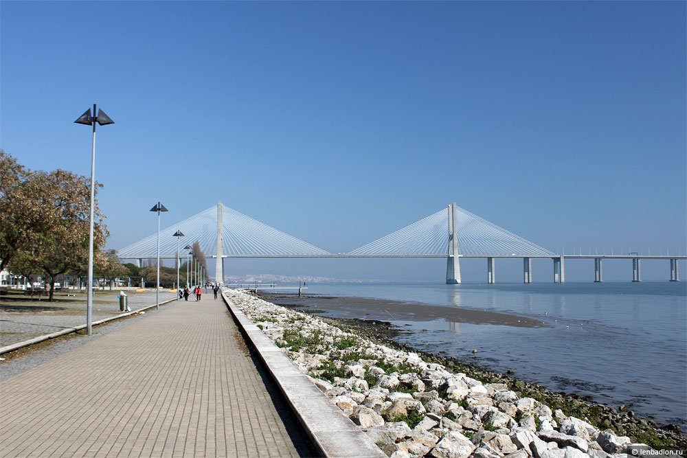 Мост Васко да Гама в Лиссабоне